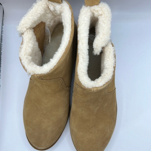 NEW UGG Boots Romely Zip Tan Women's 9 - Picture 1 of 13